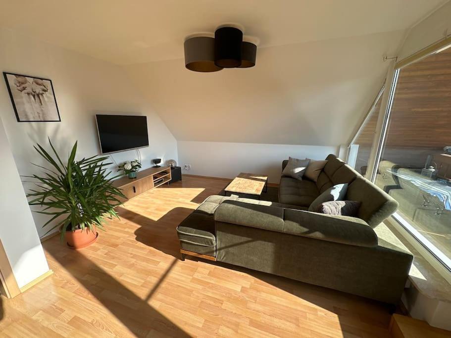 Sonniges & Ruhiges Apartment Mit Balkon Nahe Berlin 조이텐 외부 사진